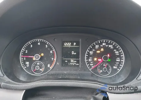 2015 Volkswagen Passat 1.8T S z USA, uszkodzony, nr VIN 1VWAT7A31FC083343